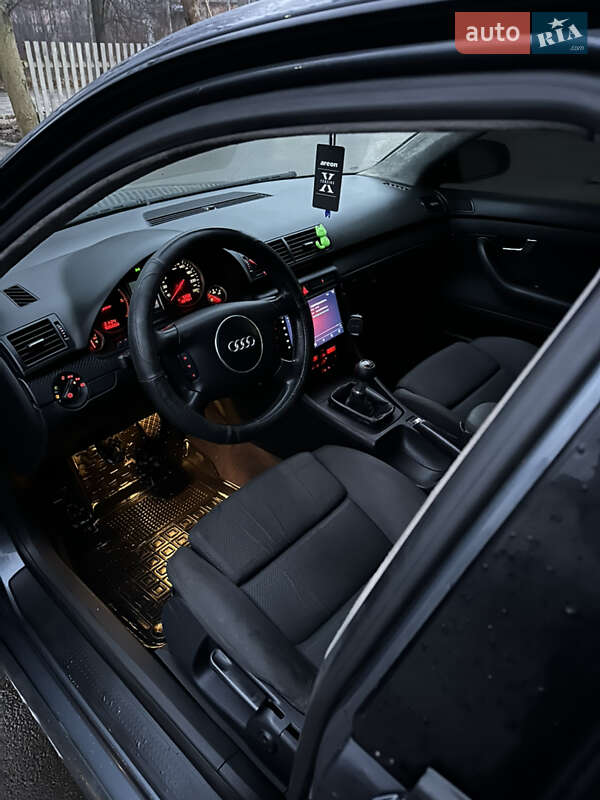 Универсал Audi A4 2002 в Костополе