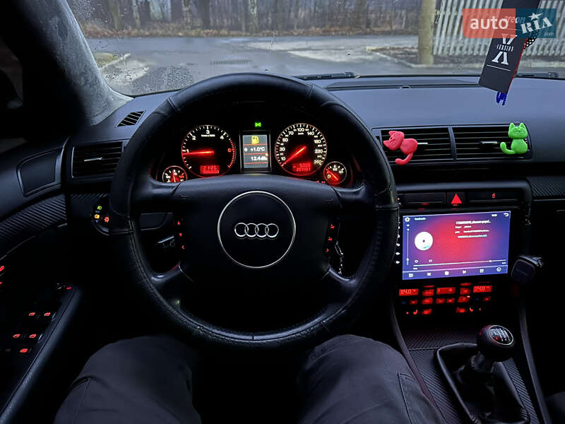 Универсал Audi A4 2002 в Костополе