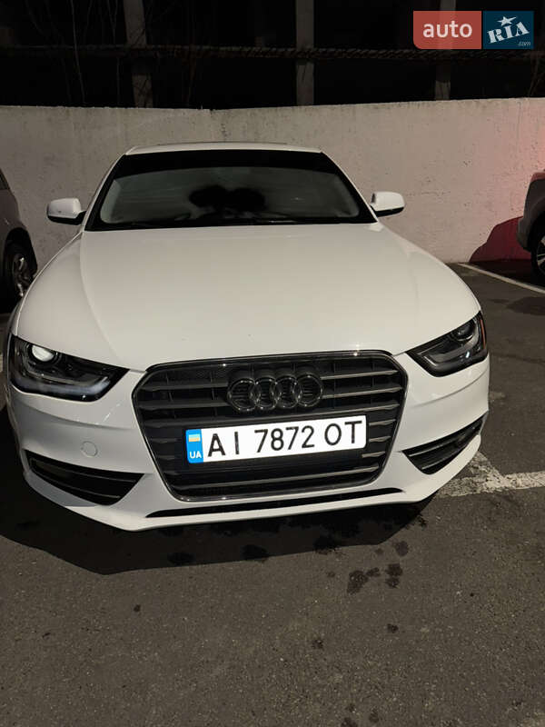 Седан Audi A4 2015 в Киеве