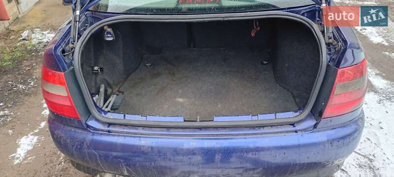 Седан Audi A4 1998 в Сумах