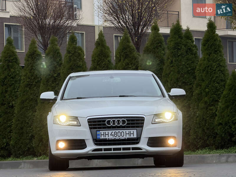 Седан Audi A4 2011 в Одесі