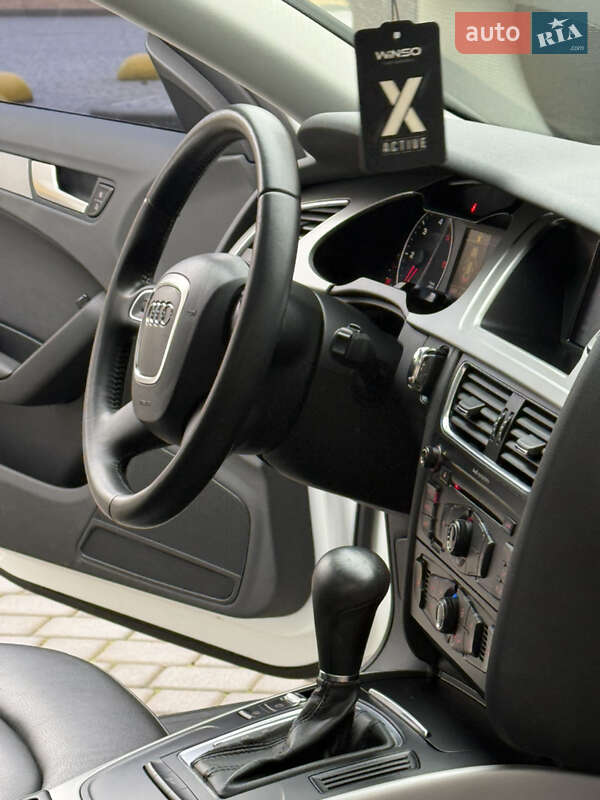 Седан Audi A4 2011 в Одесі