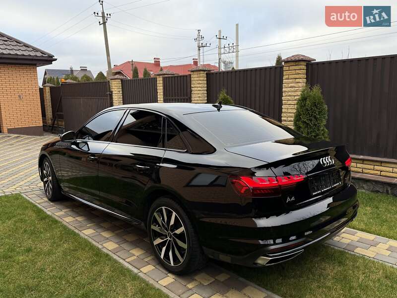 Седан Audi A4 2023 в Киеве