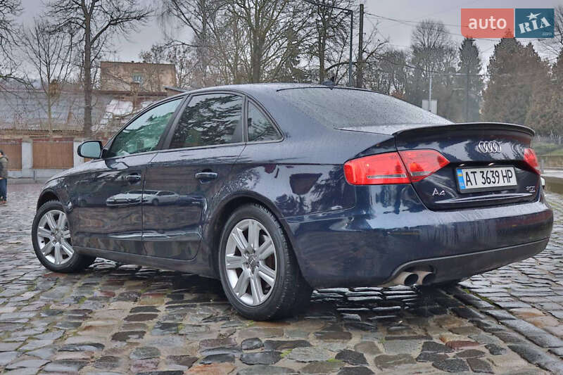 Седан Audi A4 2011 в Львове