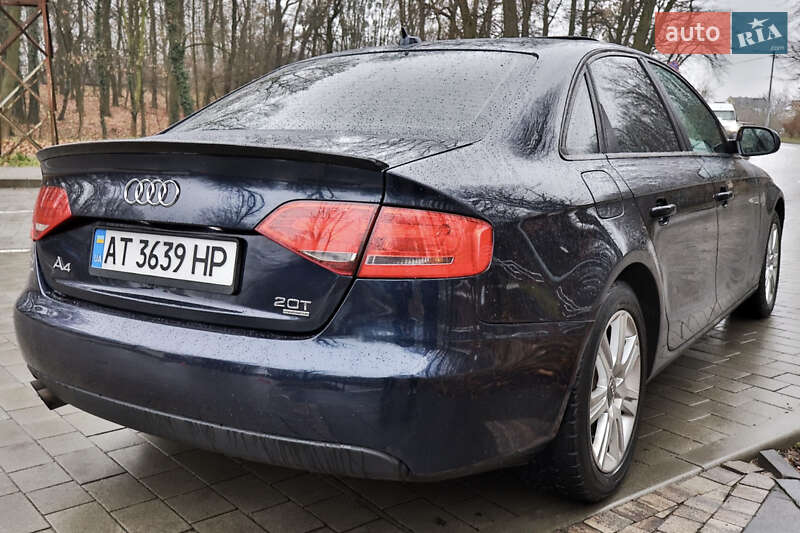 Седан Audi A4 2011 в Львове