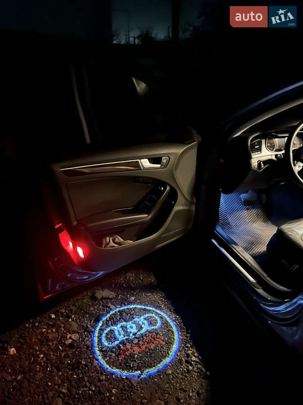 Седан Audi A4 2012 в Новомосковске