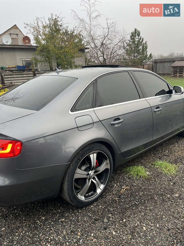 Седан Audi A4 2012 в Новомосковске