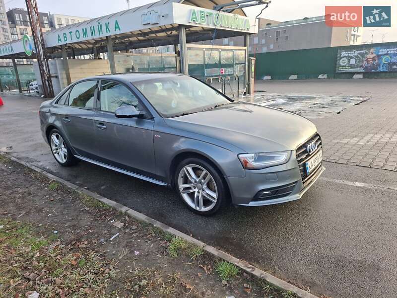 Седан Audi A4 2015 в Киеве