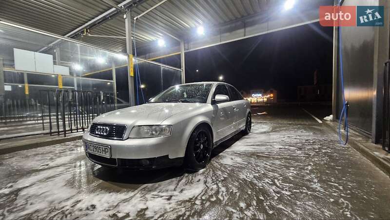 Седан Audi A4 2002 в Дерно