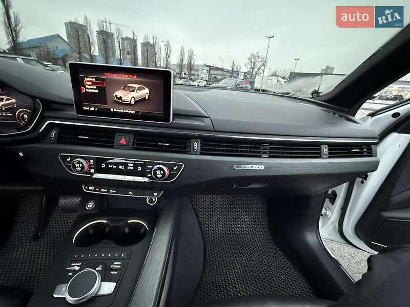 Седан Audi A4 2017 в Киеве