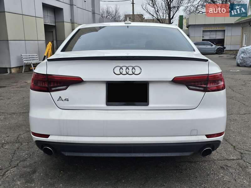 Седан Audi A4 2016 в Одессе