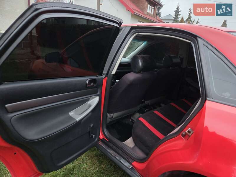 Седан Audi A4 1996 в Стрию