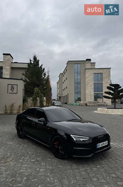 Седан Audi A4 2016 в Львові