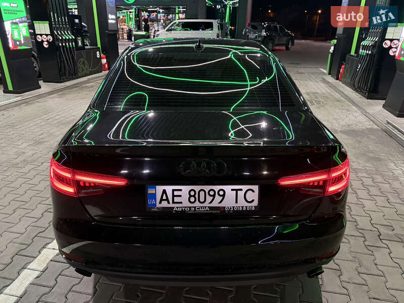 Седан Audi A4 2016 в Дніпрі