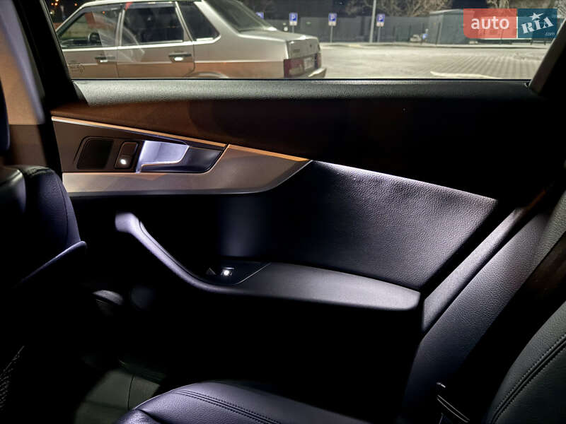 Седан Audi A4 2016 в Дніпрі