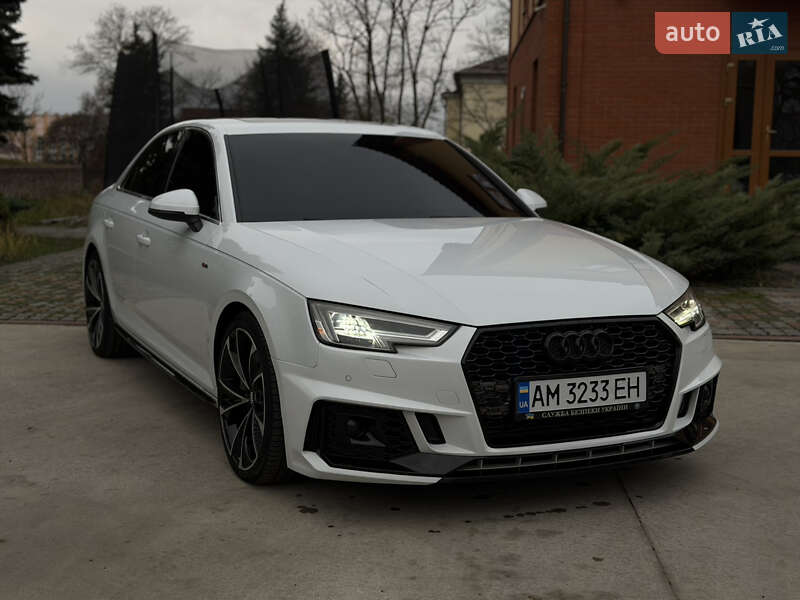 Седан Audi A4 2015 в Коростене