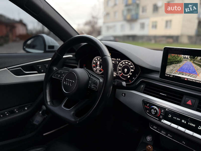 Седан Audi A4 2015 в Коростене