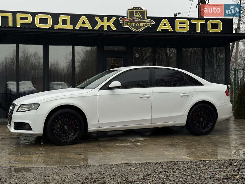 Седан Audi A4 2010 в Ивано-Франковске