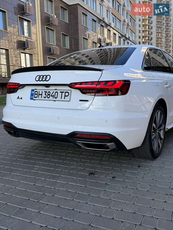 Седан Audi A4 2021 в Одесі