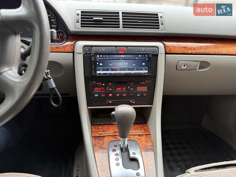 Седан Audi A4 2001 в Киеве
