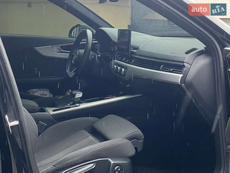 Универсал Audi A4 2020 в Калуше