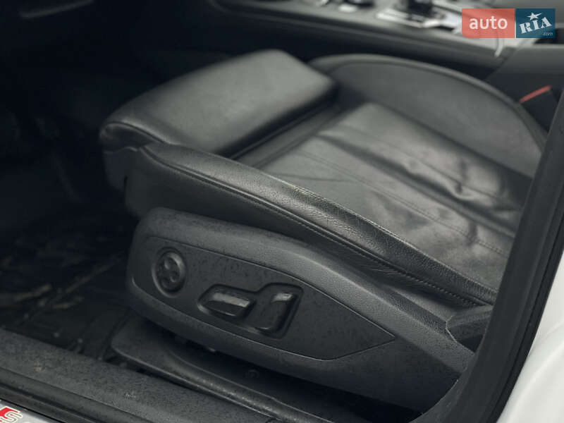 Седан Audi A4 2016 в Львове