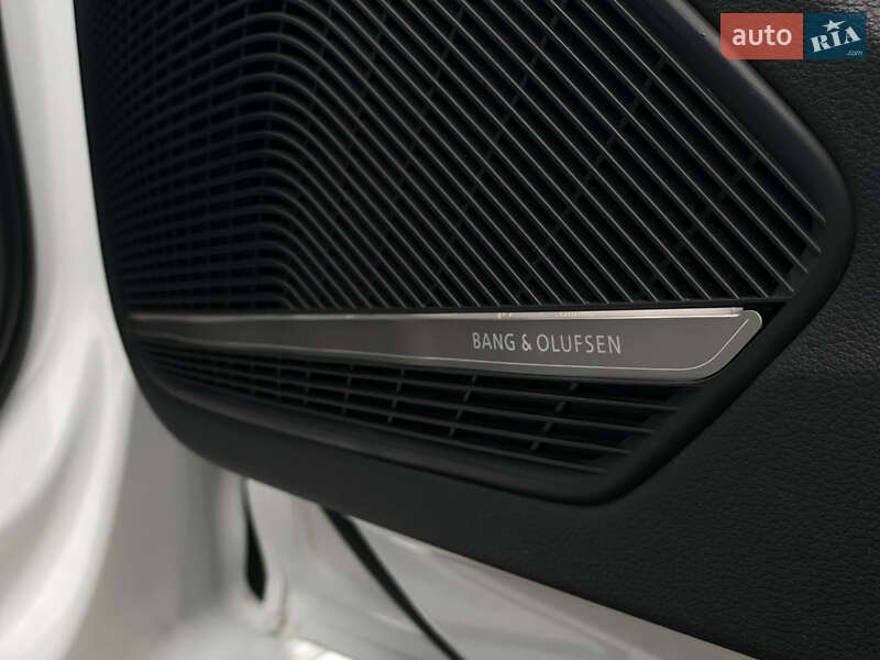 Седан Audi A4 2016 в Львове