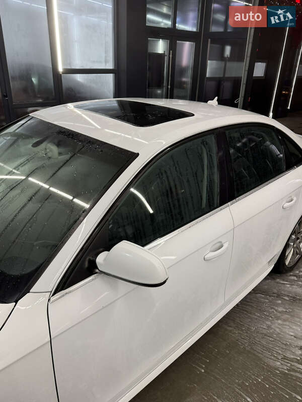 Седан Audi A4 2011 в Ровно