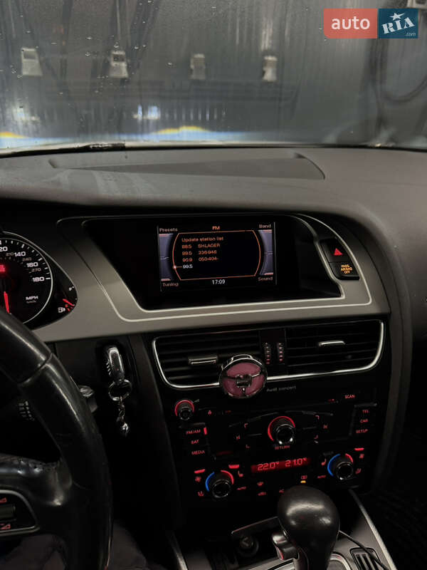 Седан Audi A4 2011 в Ровно