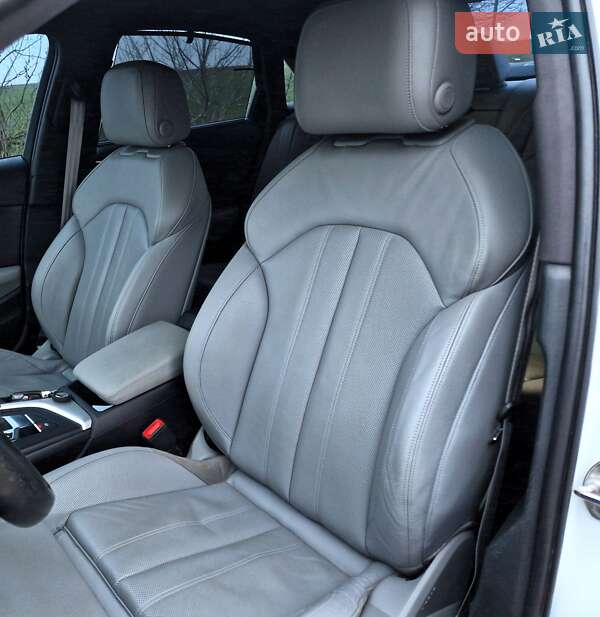 Седан Audi A4 2017 в Нововолинську