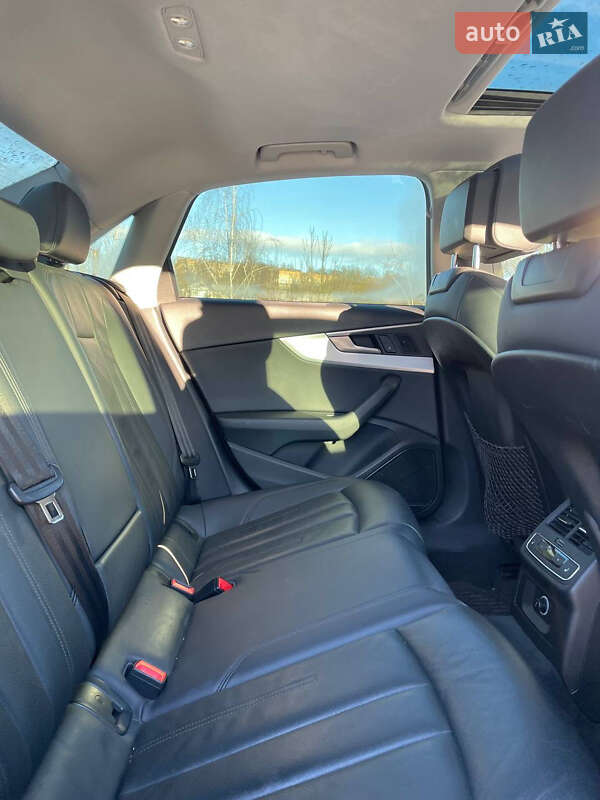 Седан Audi A4 2016 в Кореці