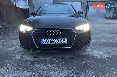Седан Audi A4 2018 в Ужгороде