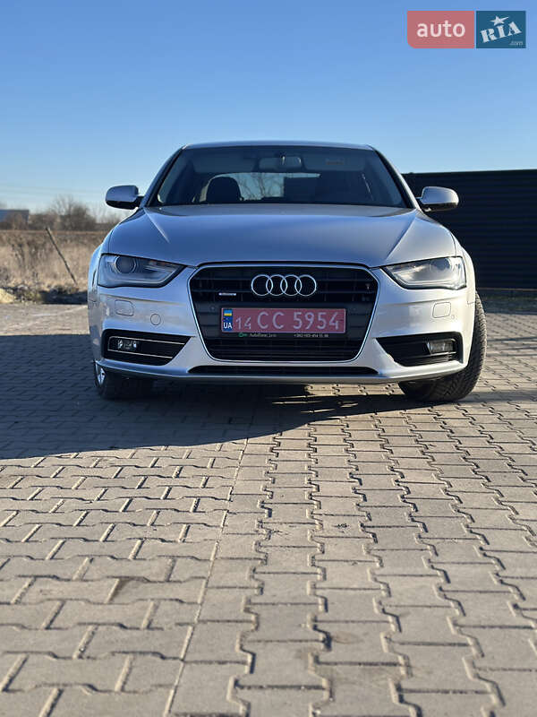 Седан Audi A4 2014 в Радехове