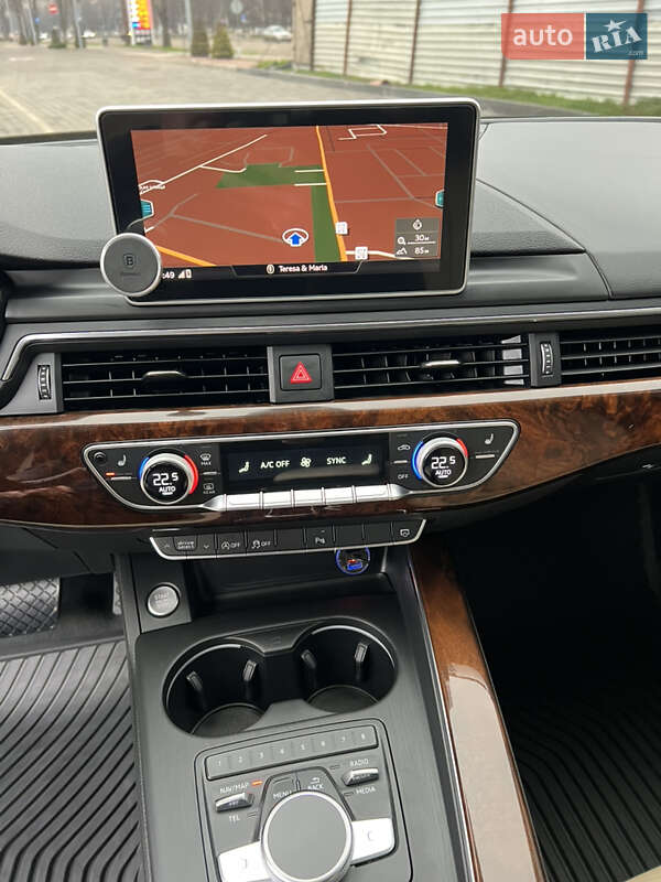 Седан Audi A4 2016 в Днепре