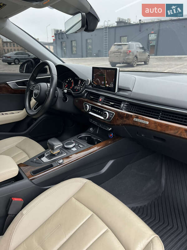 Седан Audi A4 2016 в Днепре