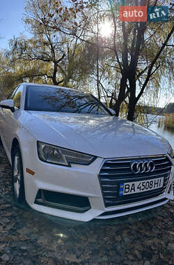 Седан Audi A4 2019 в Кропивницком