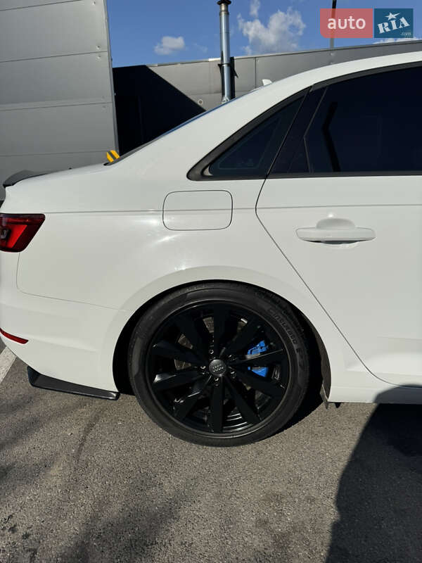 Седан Audi A4 2016 в Харкові