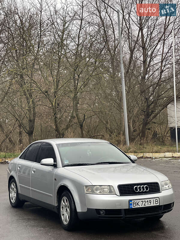 Седан Audi A4 2001 в Дубно