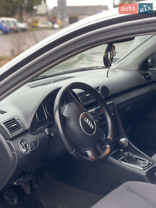 Седан Audi A4 2001 в Дубно