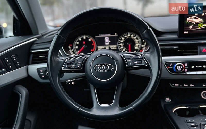 Седан Audi A4 2015 в Львове