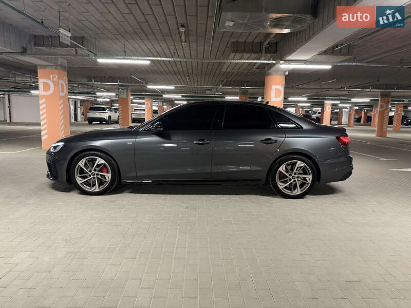 Седан Audi A4 2021 в Киеве