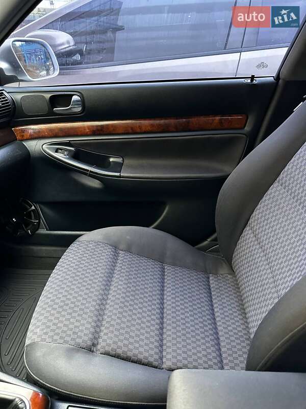 Седан Audi A4 2000 в Киеве