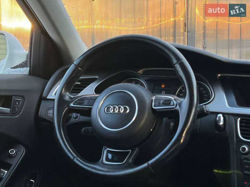 Седан Audi A4 2014 в Киеве