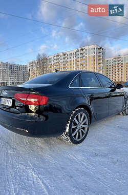 Седан Audi A4 2012 в Ирпене