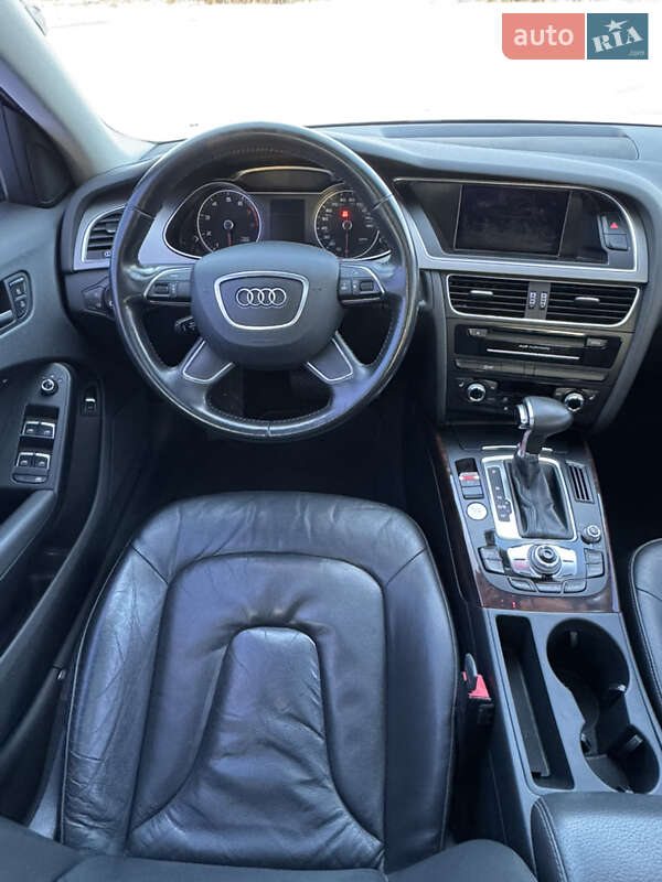 Седан Audi A4 2012 в Ирпене