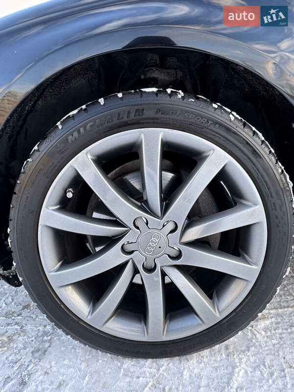 Седан Audi A4 2012 в Ирпене