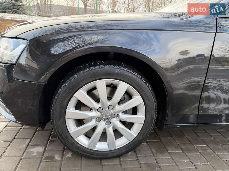 Седан Audi A4 2013 в Виннице