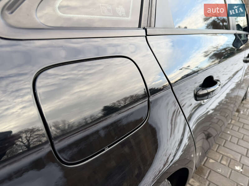 Седан Audi A4 2013 в Виннице