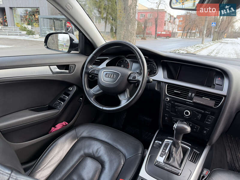 Седан Audi A4 2013 в Виннице