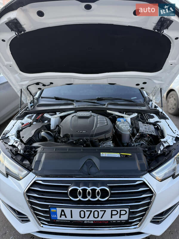 Седан Audi A4 2016 в Киеве